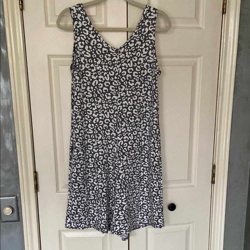 Boutique Leopard Print Sleeveless Romper Medium